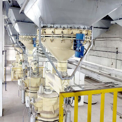 Comprar Fábrica de lote de vidro de 200tpd com sistema de loteamento de 380V baseado em PLC Fabricação em linha